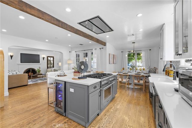 5127 Willowcrest, North Hollywood, CA 91601