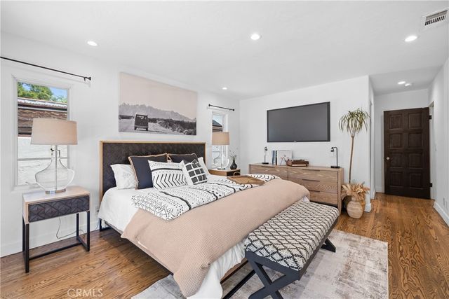 5127 Willowcrest, North Hollywood, CA 91601