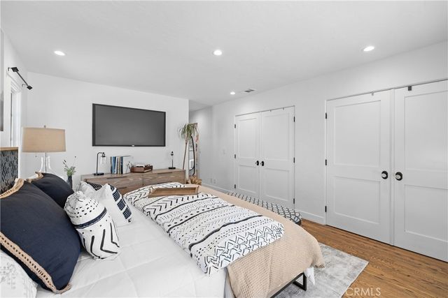 5127 Willowcrest, North Hollywood, CA 91601