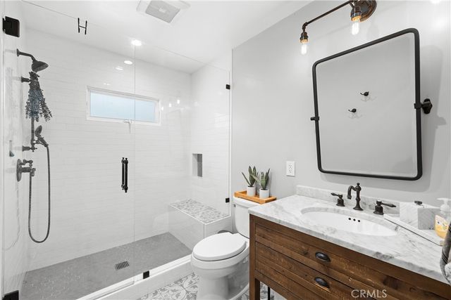 5127 Willowcrest, North Hollywood, CA 91601