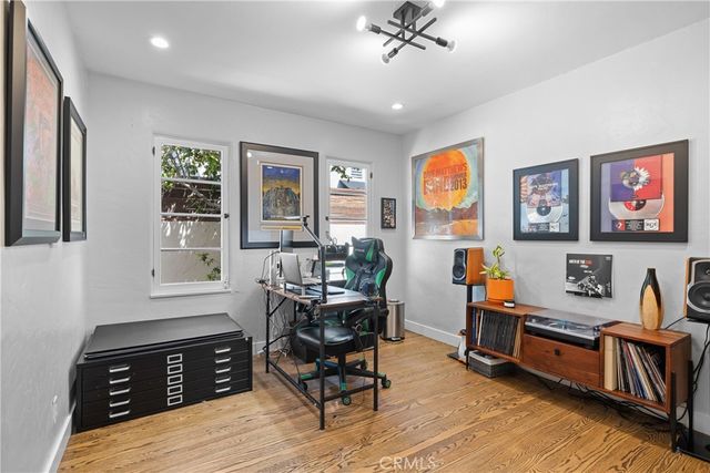 5127 Willowcrest, North Hollywood, CA 91601