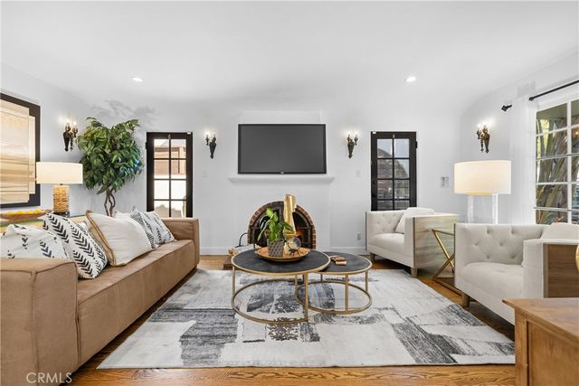 5127 Willowcrest, North Hollywood, CA 91601