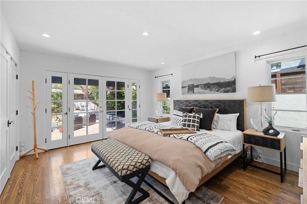 Image 15 of property listing at 5127 Willowcrest, North Hollywood, CA 91601