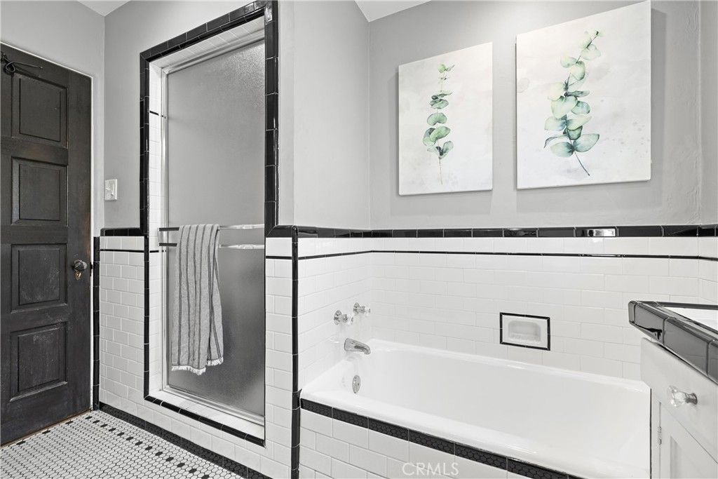 Image 23 of property listing at 5127 Willowcrest, North Hollywood, CA 91601