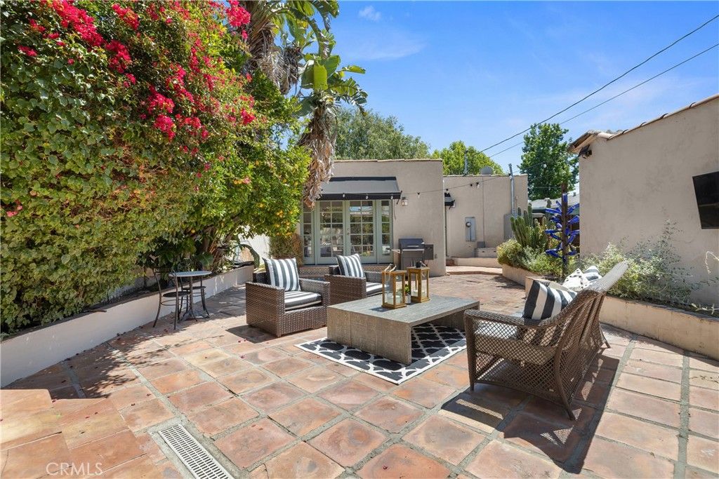 Image 25 of property listing at 5127 Willowcrest, North Hollywood, CA 91601