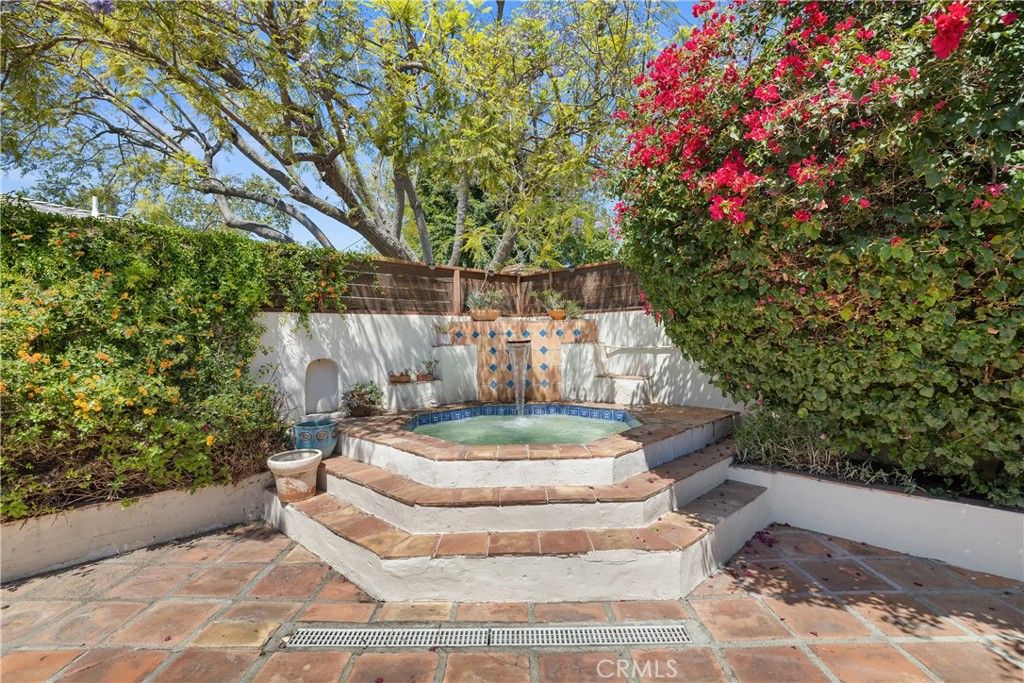 Image 26 of property listing at 5127 Willowcrest, North Hollywood, CA 91601