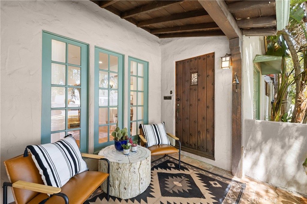 Image 3 of property listing at 5127 Willowcrest, North Hollywood, CA 91601