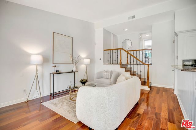 350 N Clybourn Avenue 36, Burbank, CA 91505