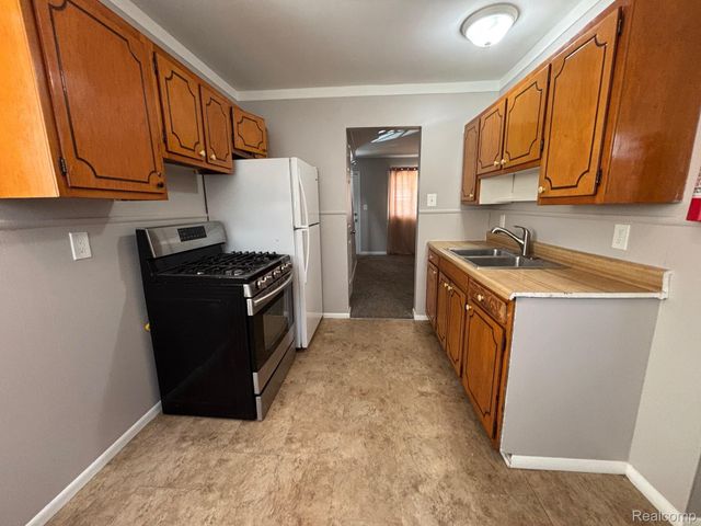 24448 Bolam Avenue, Warren, MI 48089