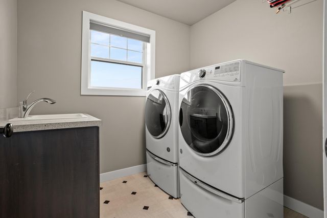 3607 Cordova Loop S, Fargo, ND 58104