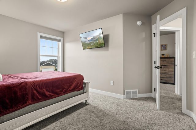 3607 Cordova Loop S, Fargo, ND 58104