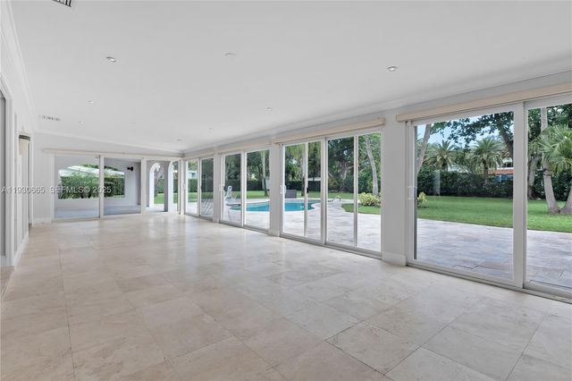 6601 SW 124th St, Pinecrest, FL 33156