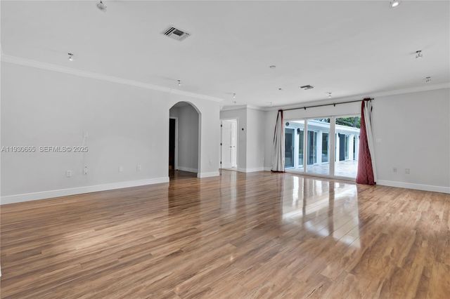 6601 SW 124th St, Pinecrest, FL 33156