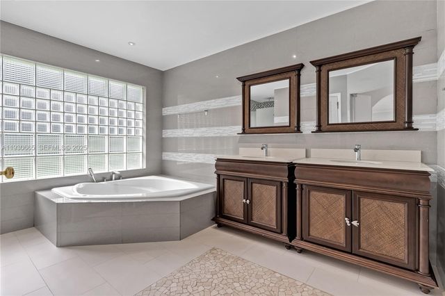 6601 SW 124th St, Pinecrest, FL 33156