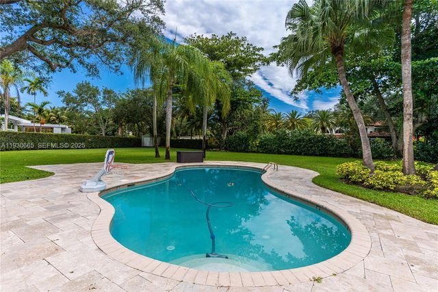 6601 SW 124th St, Pinecrest, FL 33156