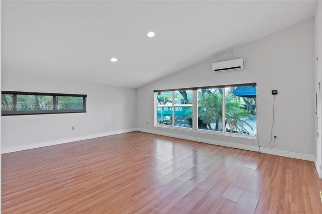 6601 SW 124th St, Pinecrest, FL 33156