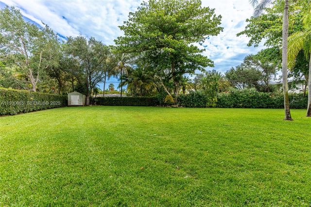 6601 SW 124th St, Pinecrest, FL 33156