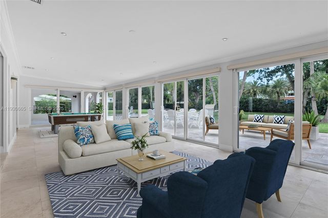 6601 SW 124th St, Pinecrest, FL 33156