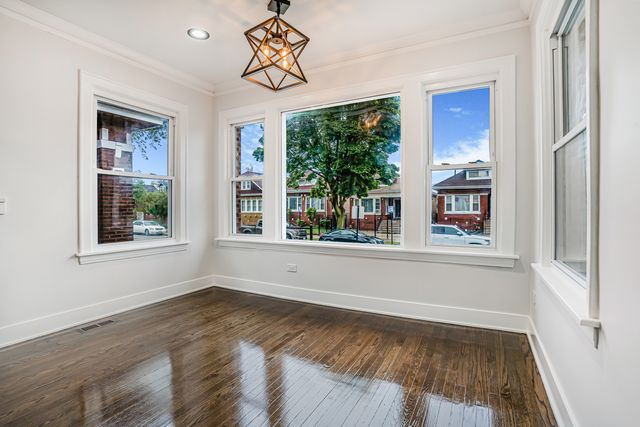 5823 S Francisco Avenue, Chicago, IL 60629