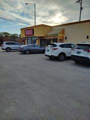 1640 S River Road, Des Plaines, IL 60018