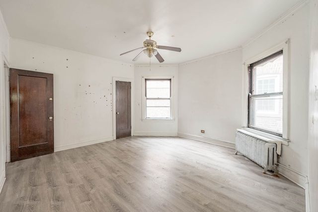 7754 S Saginaw Avenue, Chicago, IL 60649