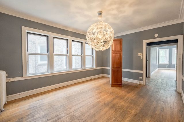 7754 S Saginaw Avenue, Chicago, IL 60649
