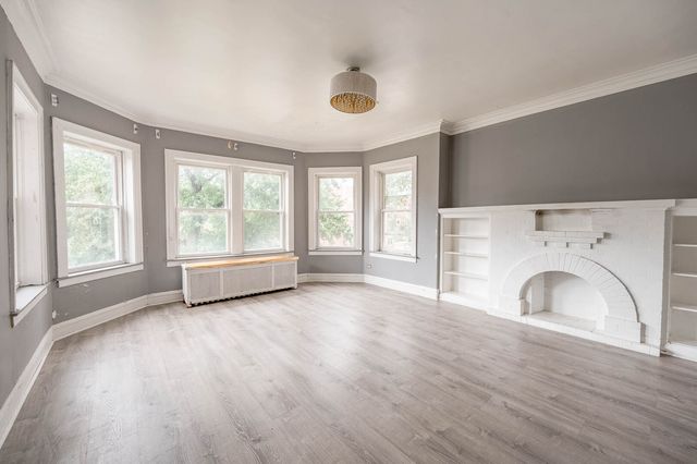 7754 S Saginaw Avenue, Chicago, IL 60649