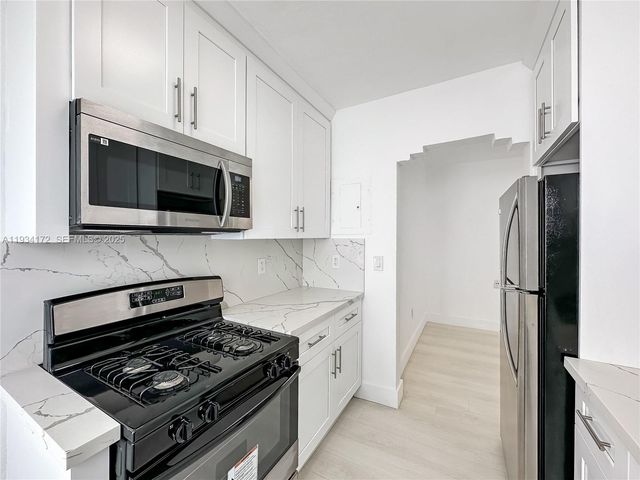 955 Bay Dr 4, Miami Beach, FL 33141