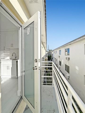 955 Bay Dr 4, Miami Beach, FL 33141