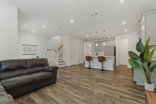 6805 Doddridge Lane, Cary, NC 27519