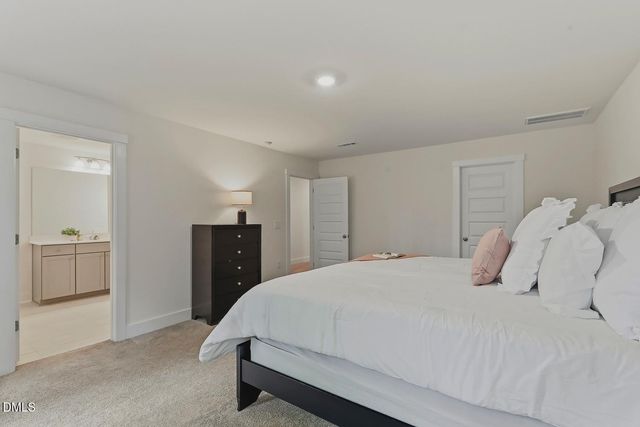 6805 Doddridge Lane, Cary, NC 27519