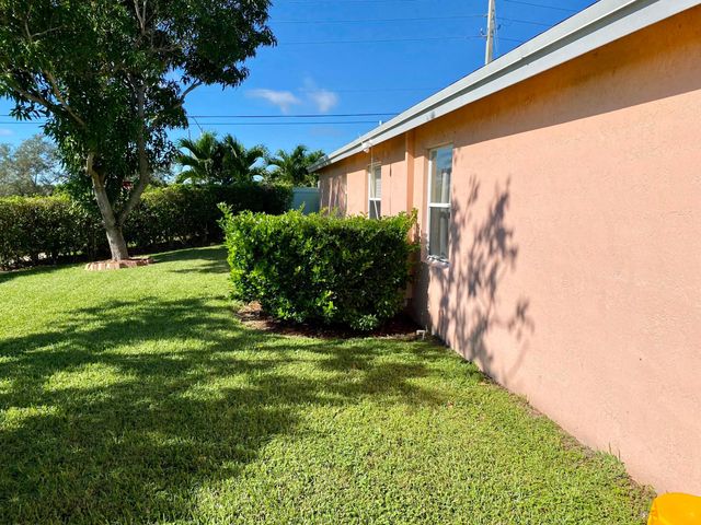 112 Sunset Boulevard, Boynton Beach, FL 33426