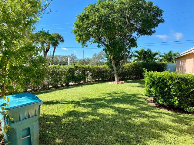 112 Sunset Boulevard, Boynton Beach, FL 33426