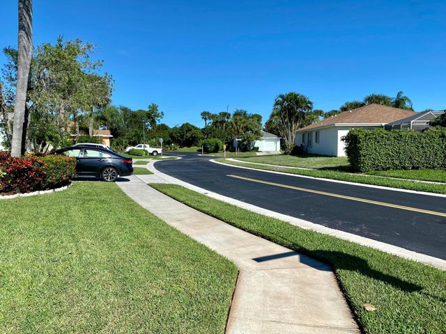 112 Sunset Boulevard, Boynton Beach, FL 33426