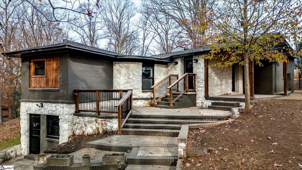 19 Granada Drive, Greenville, SC 29605