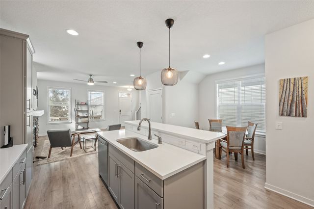 2707 NW 165th Lane, Clive, IA 50325