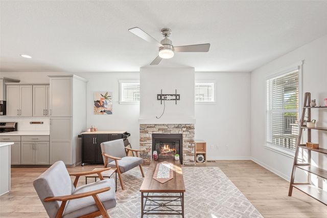 2707 NW 165th Lane, Clive, IA 50325