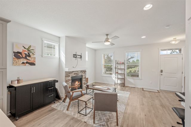 2707 NW 165th Lane, Clive, IA 50325