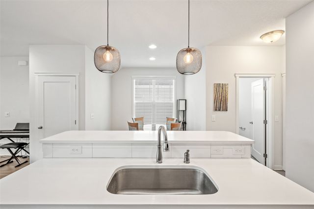 2707 NW 165th Lane, Clive, IA 50325