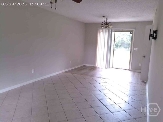 909 Drake Court, Hinesville, GA 31313