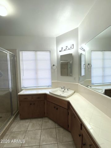 8215 E WINDSOR Avenue, Scottsdale, AZ 85257