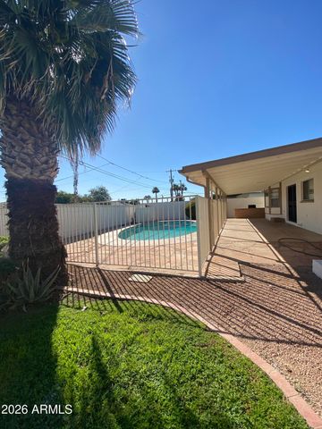 8215 E WINDSOR Avenue, Scottsdale, AZ 85257