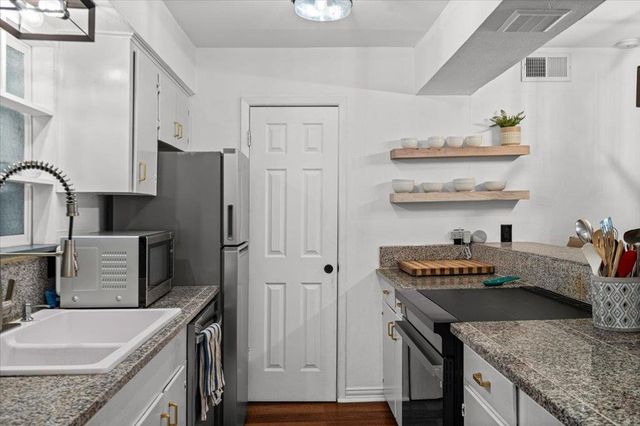 2208 Enfield RD 107, Austin, TX 78703