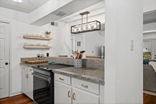 2208 Enfield RD 107, Austin, TX 78703