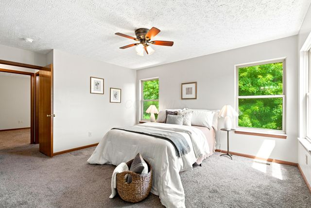 361 Shawnee Loop S, Pataskala, OH 43062