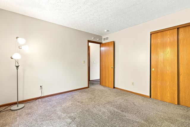 361 Shawnee Loop S, Pataskala, OH 43062