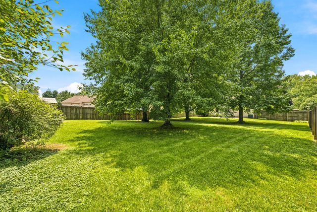 361 Shawnee Loop S, Pataskala, OH 43062