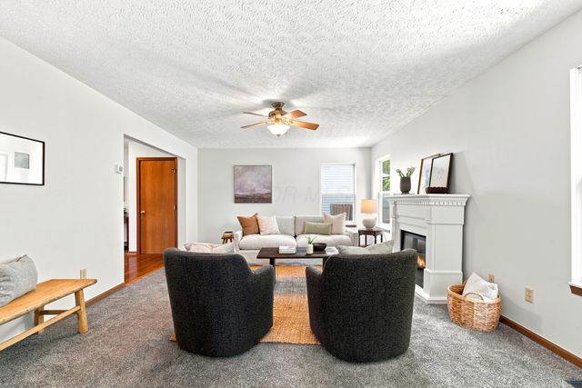 361 Shawnee Loop S, Pataskala, OH 43062