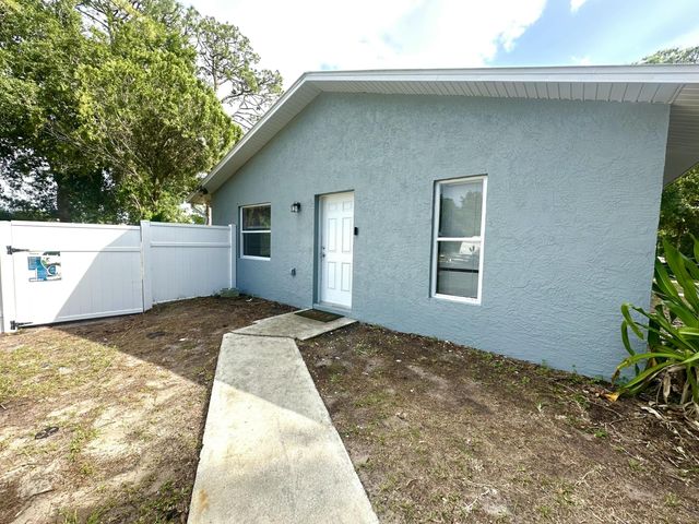 5106 Sanibel Avenue, Fort Pierce, FL 34951