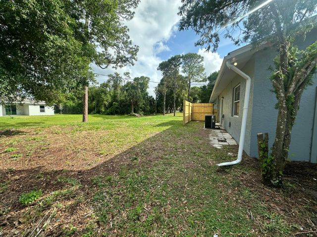 5106 Sanibel Avenue, Fort Pierce, FL 34951